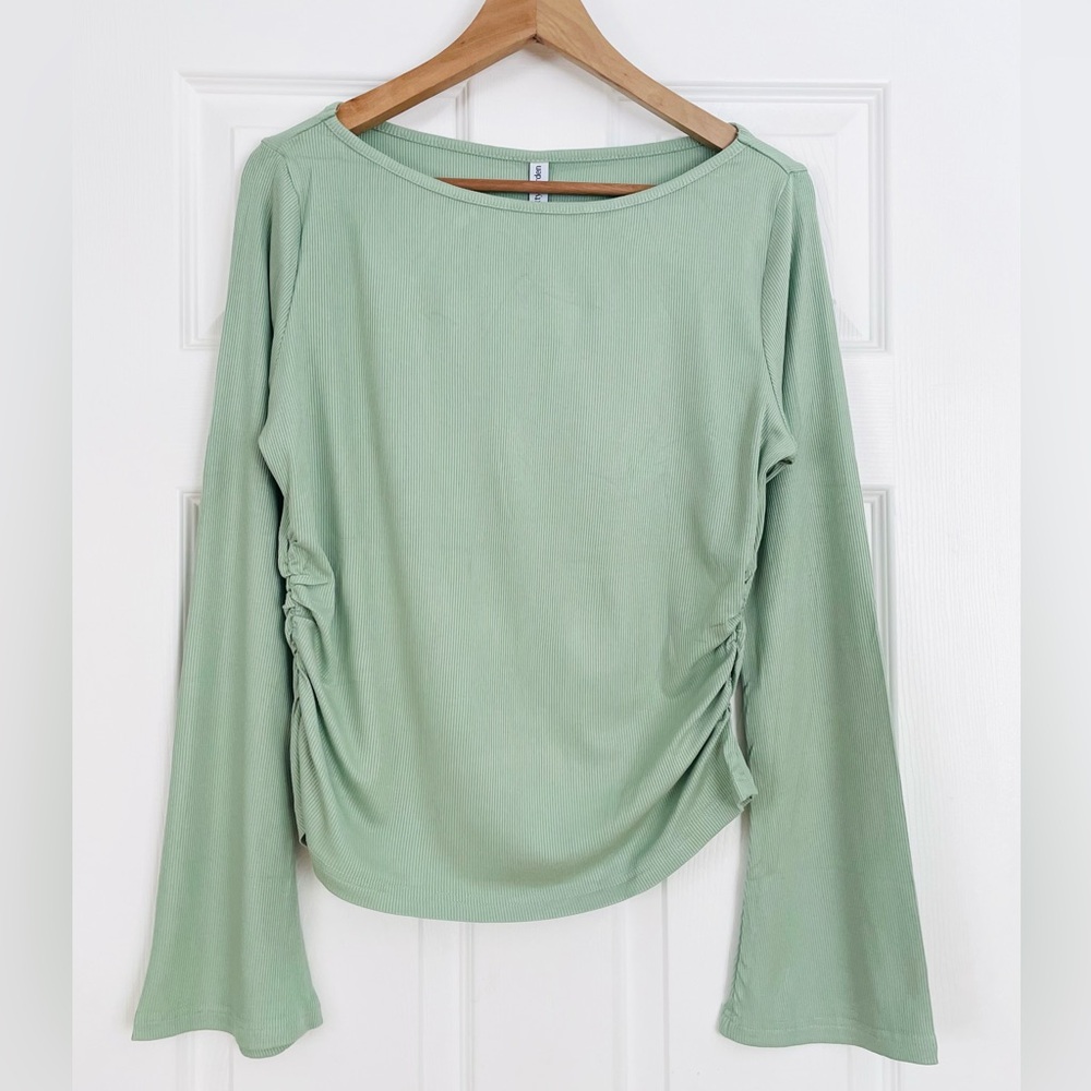 NWT Pretty Garden Long Sleeve Top Size L